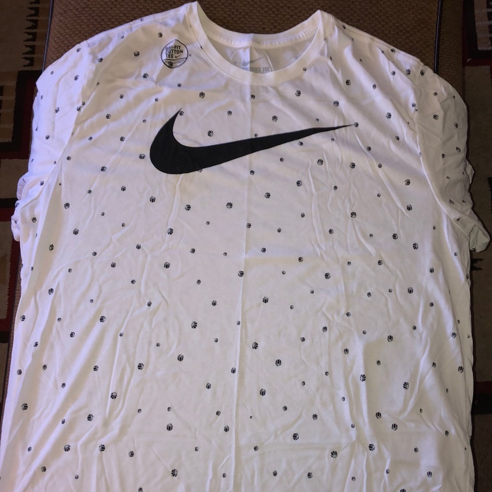 Brand new- XXL Nike Dri Fit Nike Tee